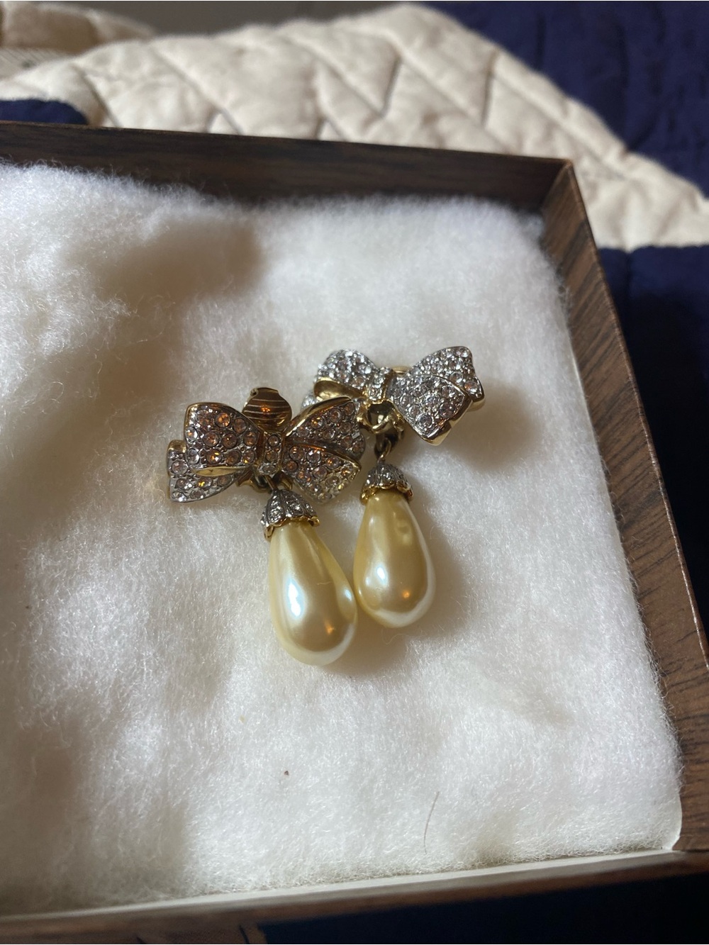 Carolee Vintage clip on earrings Faux Pearl Drop Earrings rhinestones Gold Tone